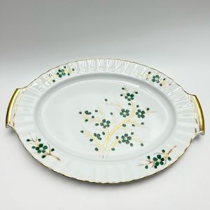 🏰🔱🌿💛💚🤍Regal China - vintage porcelain plate.
